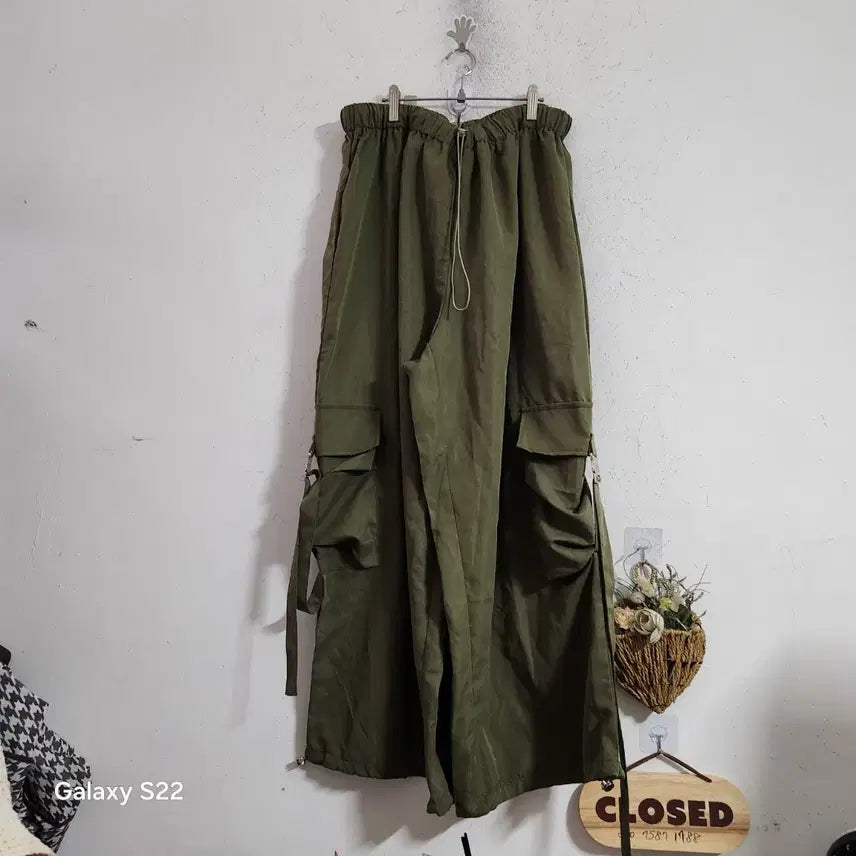 [BUNJANG] Khaki Cargo Wide Pants / 바스락카키색 카고 와이드 팬츠