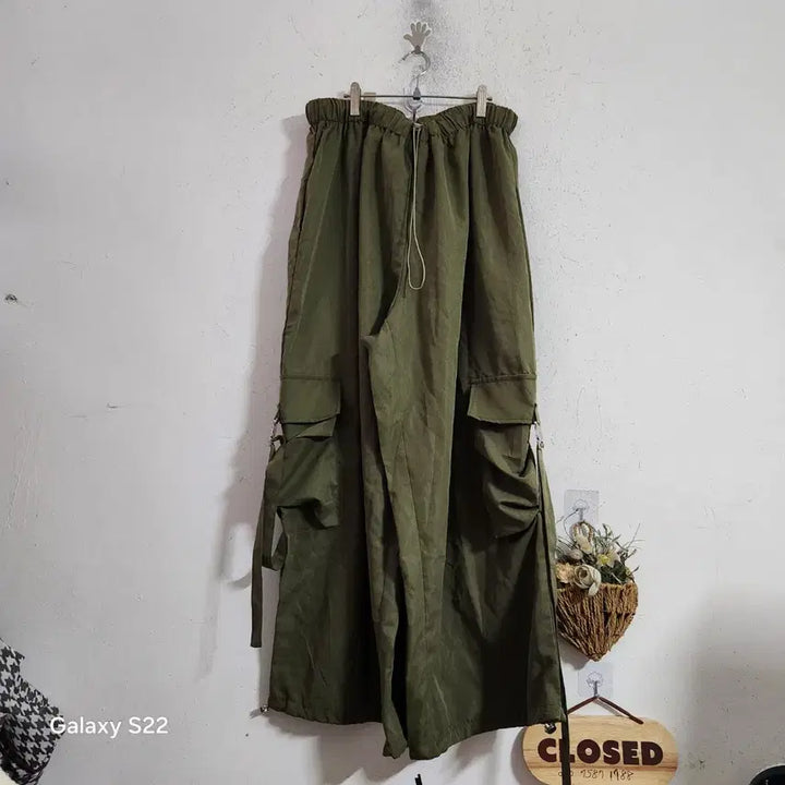 [BUNJANG] Khaki Cargo Wide Pants / 바스락카키색 카고 와이드 팬츠