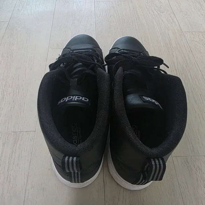 [BUNJANG] Adidas Valid Clin Mid High-Top Sneakers / 아디다스 발클린 미드 하이탑 운동화 2회착용 270