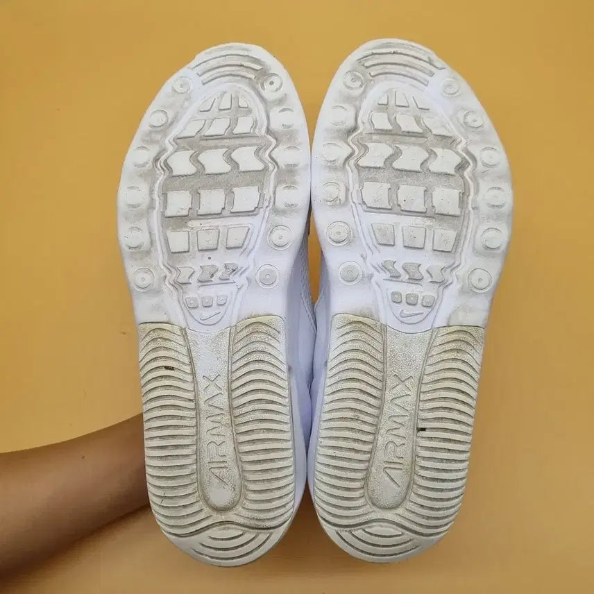 [BUNJANG] Nike Air Max Bolt White Sneakers 250 / 나이키 에어맥스 볼트 화이트 운동화 250