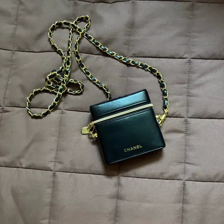 [BUNJANG] Chanel Beauty Chain Lip Case / 샤넬 뷰티 체인 립케이스