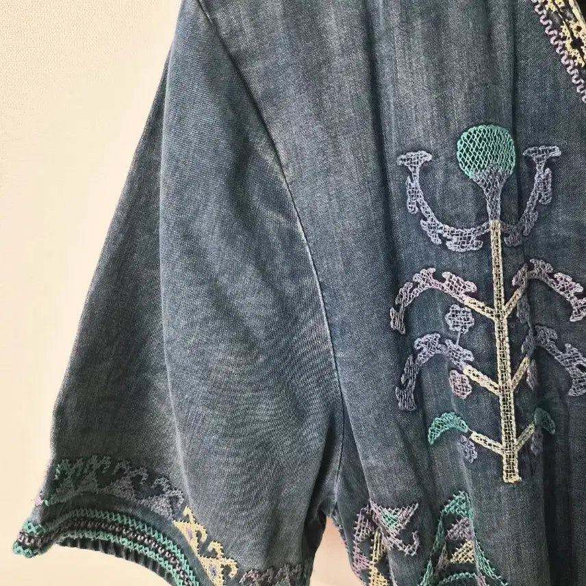 [BUNJANG] Embroidered Denim Long Dress with Waist Tie and Tassel Detail / 에스닉한 무드의 자수 데님 롱 원피스 (허리 끈/태슬 포인트)
