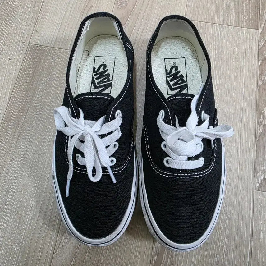 [BUNJANG] Vans Authentic Black Sneakers / 반스 어센틱 블랙 스니커즈