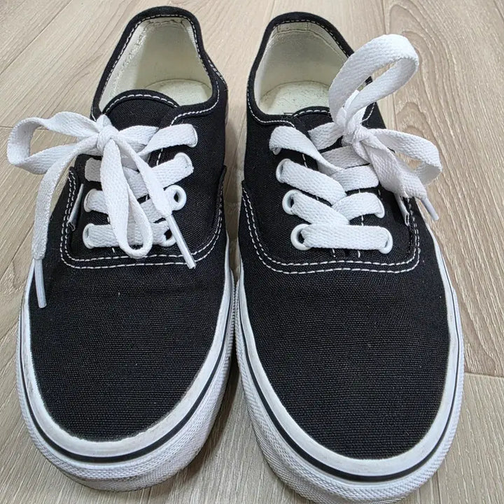 [BUNJANG] Vans Authentic Black Sneakers / 반스 어센틱 블랙 스니커즈