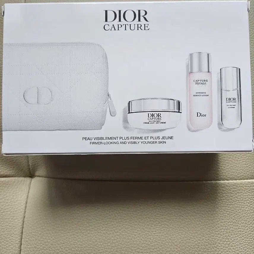 [BUNJANG] Dior Capture Totale Anti-Aging Set with Pouch / 디올(Dior) 캡쳐 토탈안티에이징세트(파우치포함,새상품)
