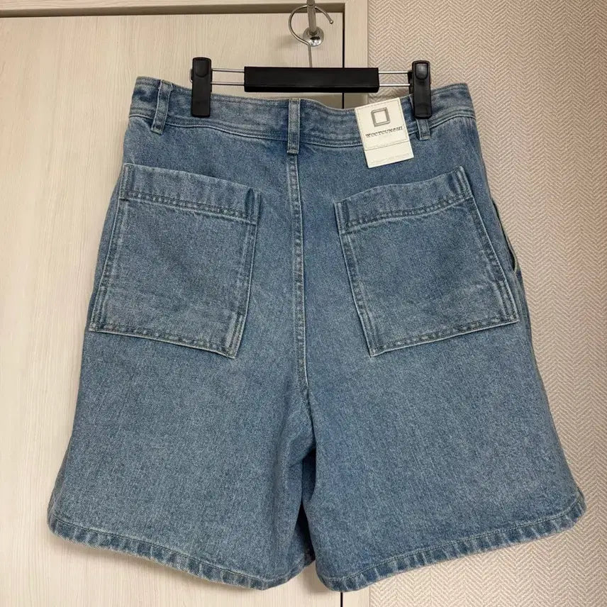 [BUNJANG] Wooyoungmi 22SS One-Tuck Wide Denim Shorts Light Wash / (48) 22ss 우영미 원턱 와이드 데님 쇼츠 연청