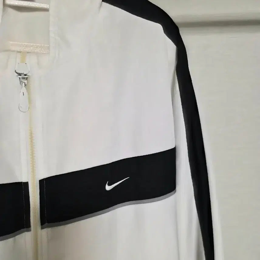 [BUNJANG] Nike Windbreaker Jacket XL White/Black / 나이키 바람막이 XL (화이트/블랙)