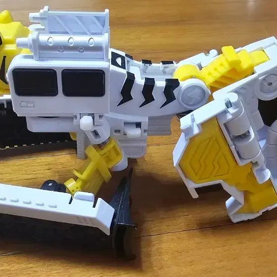 [BUNJANG] Hello Carbot Dozer Bombomb Robot Toy / 헬로카봇 도저밤밤