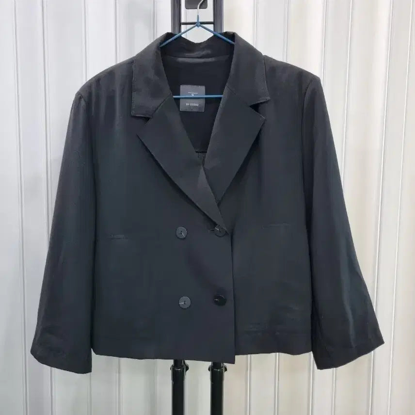 [BUNJANG] Black Double-Button Cropped Jacket / 블랙 더블 버튼 크롭 자켓