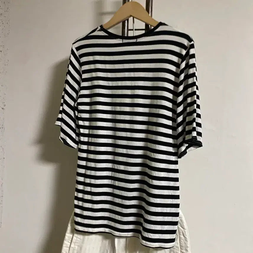 [BUNJANG] Black Stripe T-Shirt (Size 55-66) / 블랙 스트라이프 티셔츠 55-66