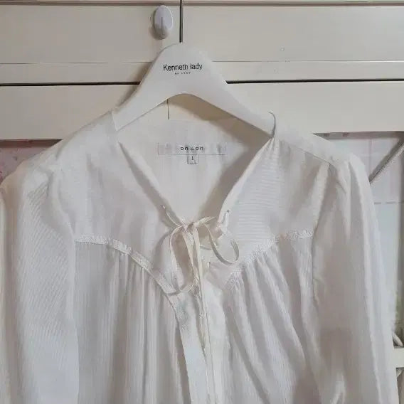 [BUNJANG] ON&amp;ON White Frill Sleeve Tie Blouse Size 55 / 온앤온 블라우스/55