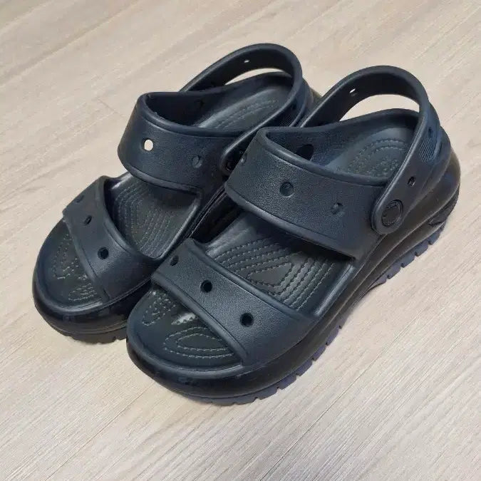 [BUNJANG] Crocs Height Wedge Sandals (230) Black / 크록스키높이 샌들(230) 블랙