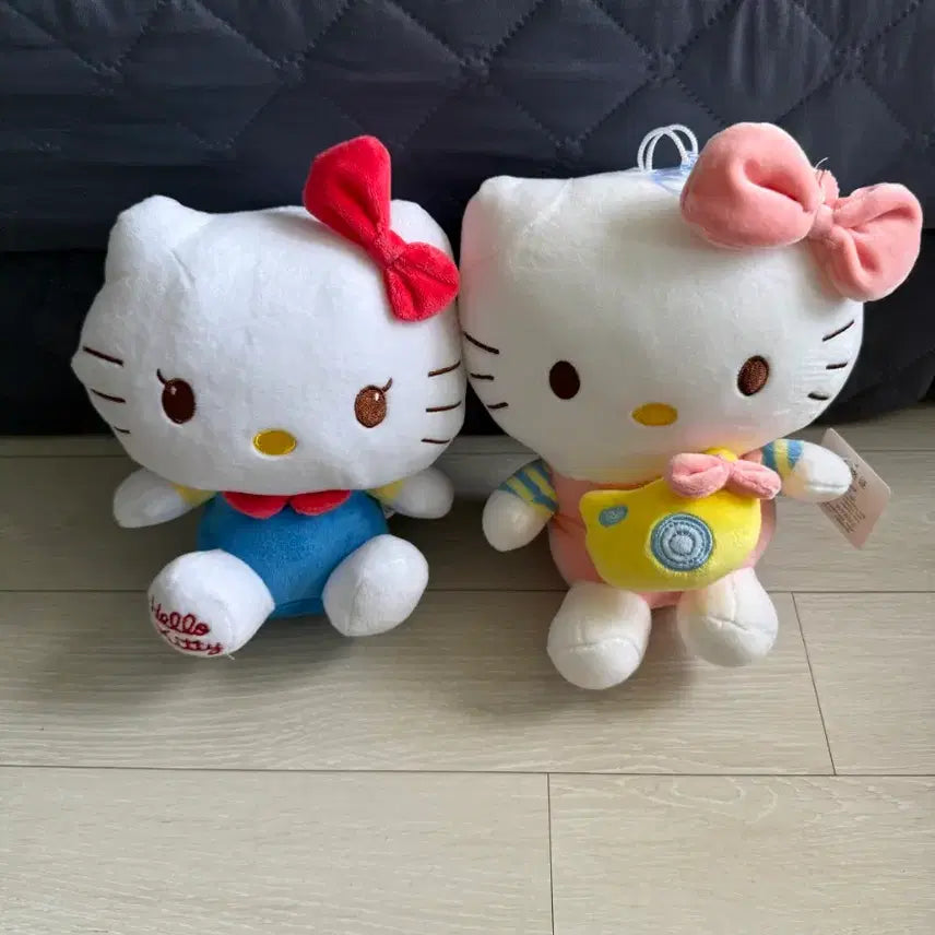 [BUNJANG] Hello Kitty Plush Dolls / 헬로키티 인형
