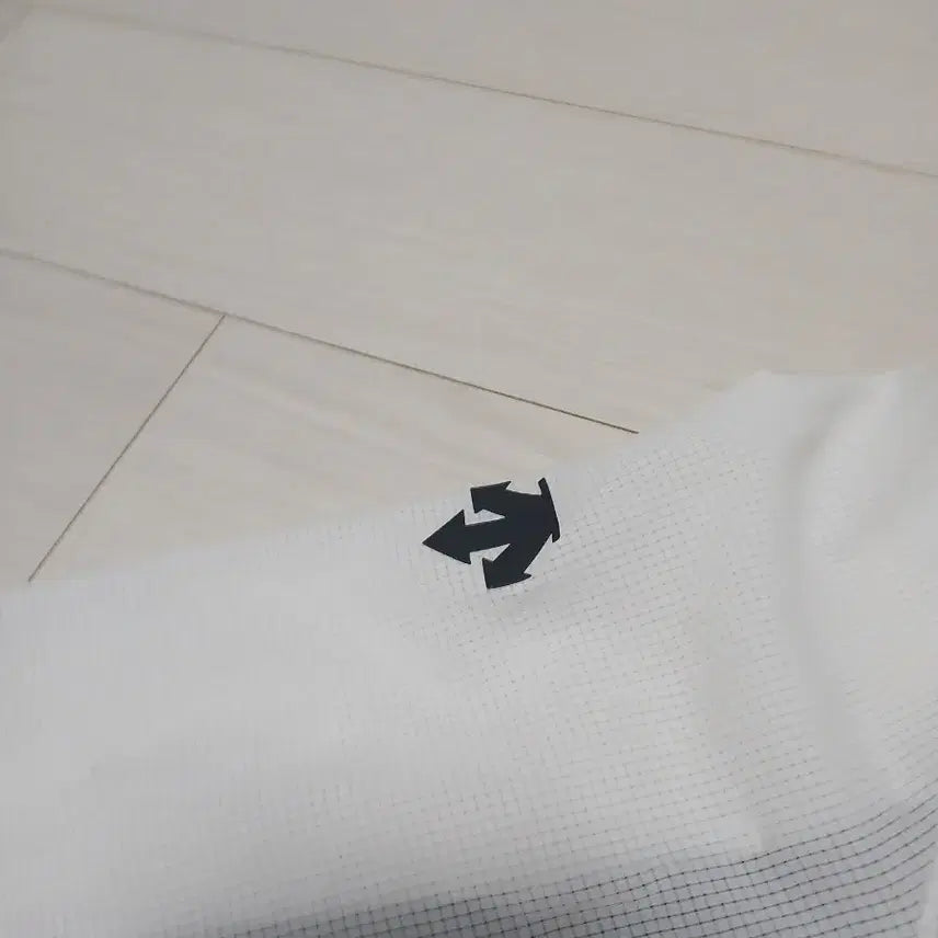 [SOLD OUT] 데상트 여름 바람막이