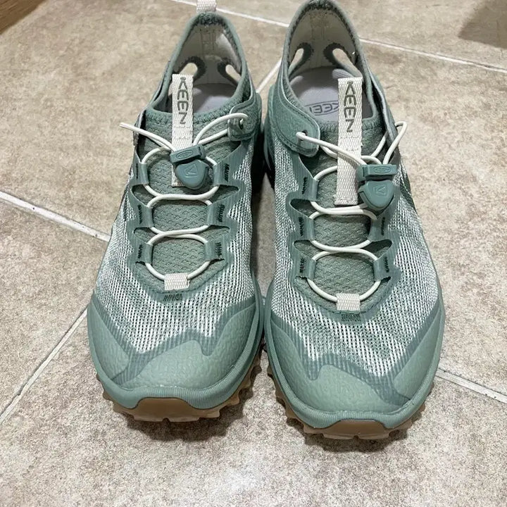 [BUNJANG] Keen Zionic Adventure Shoes - Mint, Size 250 / keen 자이오닉 어드벤처 250