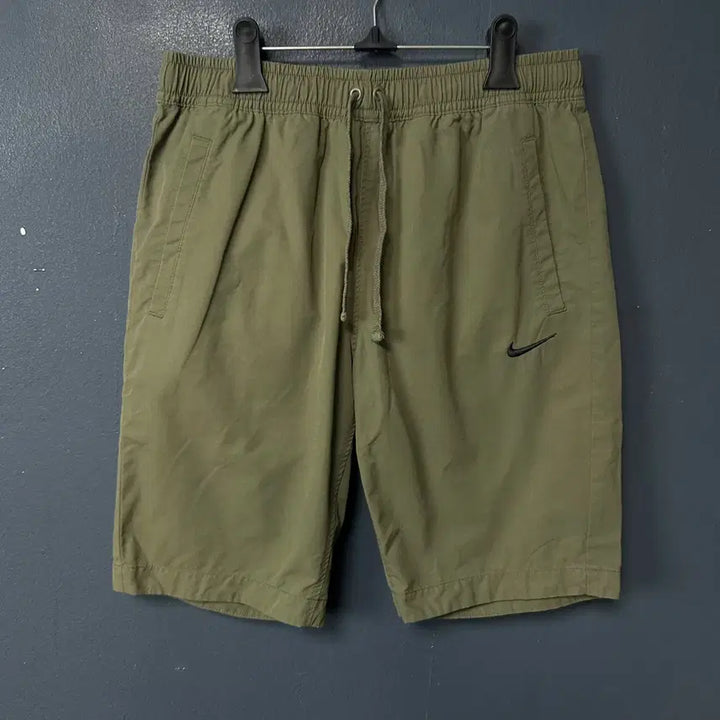 [BUNJANG] Nike Logo Khaki Banding Half Pants / M 나이키 로고 카키 밴딩 하프 팬츠