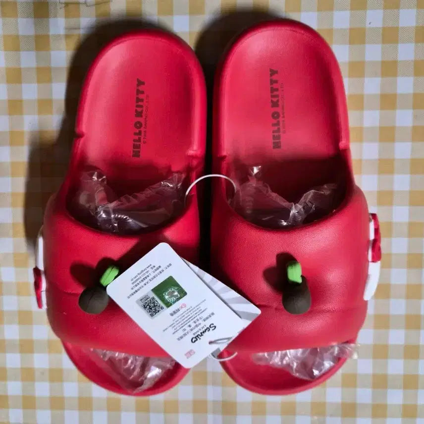 [BUNJANG] Hello Kitty Apple Red Slippers (240mm) / 헬로키티 사과 레드 슬리퍼 240mm (새상품)