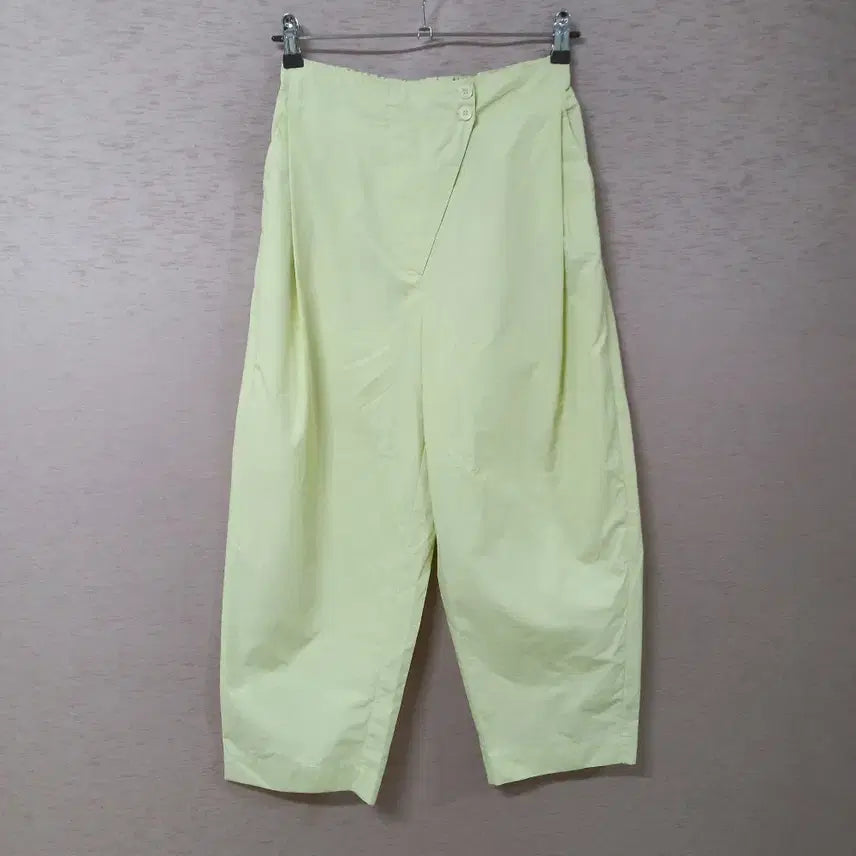 [SOLD OUT] B6-23/CMCUBE 원턱 팬츠 여성