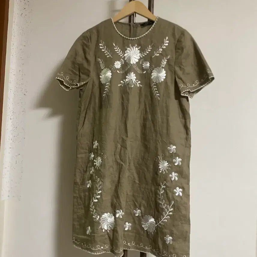 [BUNJANG] Zara Embroidered Mini Dress Size 55 / 자라 자수 미니원피스 55