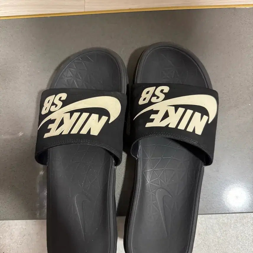 [BUNJANG] Nike SB Big Logo Slides / 나이키 SB 슬리퍼