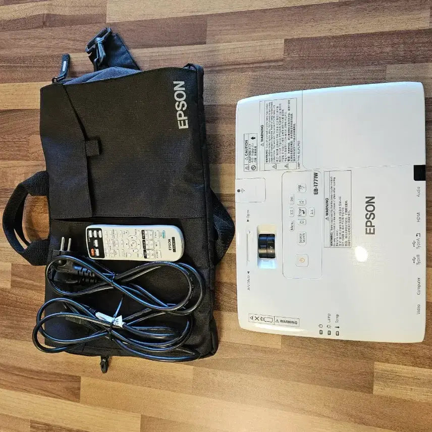 [BUNJANG] Epson Ultra-Slim 3000 ANSI Lumens Projector / (실사용 26시간) 엡손 초슬림 3000안시 프로젝터