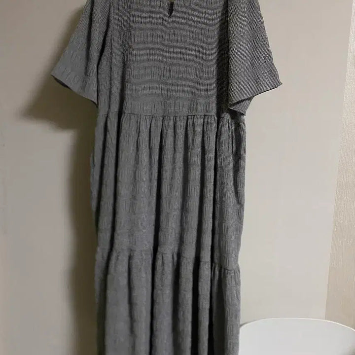 [BUNJANG] Grey Tone Small Check Ruffle Long Dress / 그레이톤 잔체크 캉캉 롱원피스 66-작77