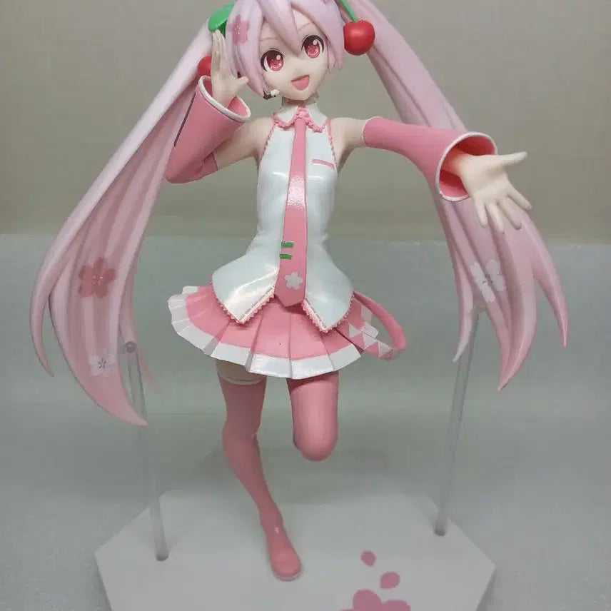[BUNJANG] Hatsune Miku Sakura Miku Figure / 하츠네 미쿠 사쿠라 미쿠 피규어
