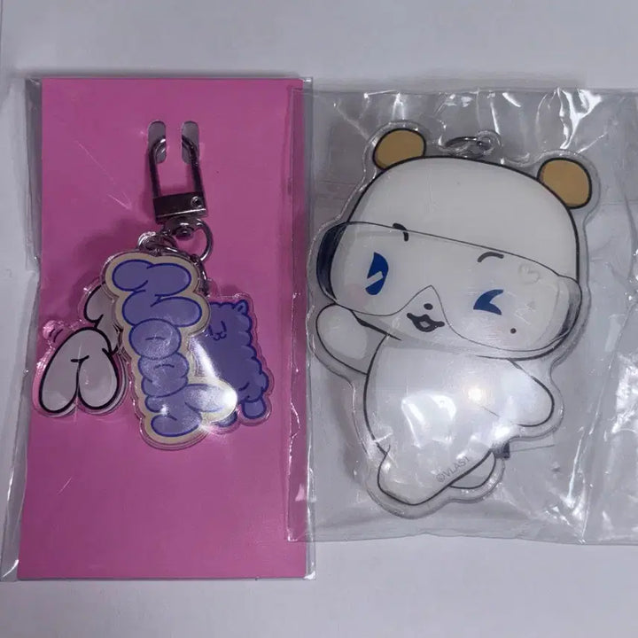 [BUNJANG] Plaver Noah Aniplus Dash Concert Can Badge, Samwae Keyring, Mwa Keyring Bundle Set / 급처) 플레이브 노아 애니플러스 대쉬콘서트 캔뱃지 삼왜키링뫄키링 일괄양도