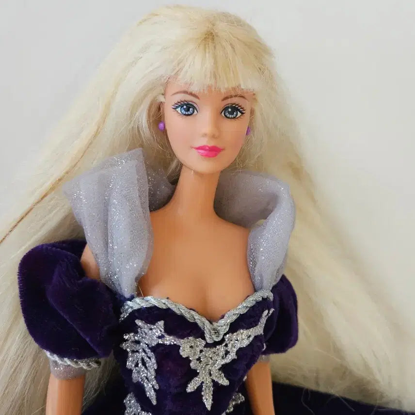 [BUNJANG] Vintage Barbie Doll Velvet Dress / 빈티지 바비인형 벨벳드레스