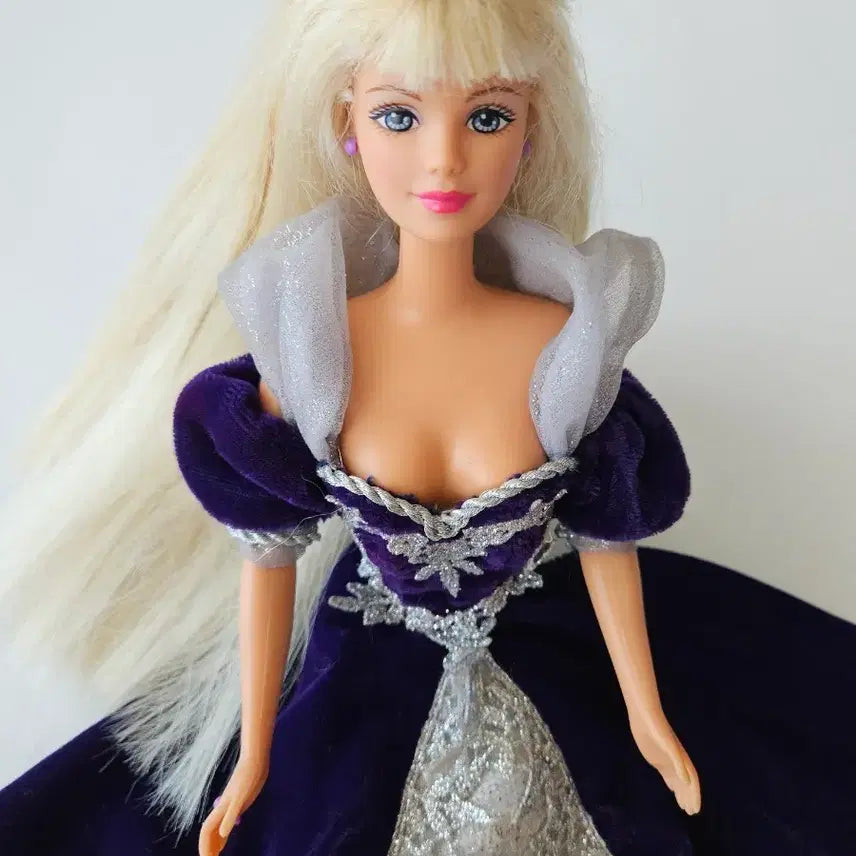 [BUNJANG] Vintage Barbie Doll Velvet Dress / 빈티지 바비인형 벨벳드레스