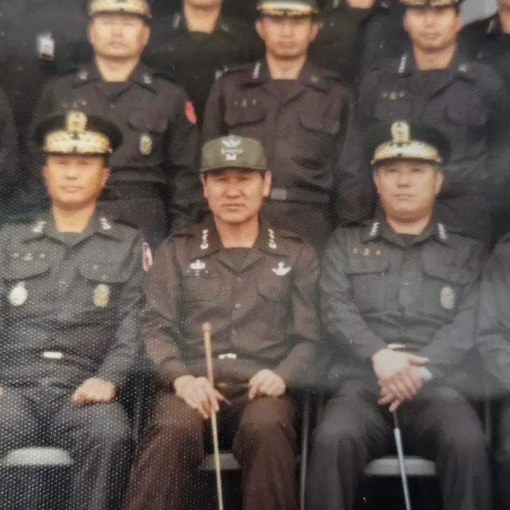 [BUNJANG] Commemorative Photograph of General Roh Tae-woo, Commander of the Security Command / 보안사령관 노태우 장군님의 방문 기념 사진