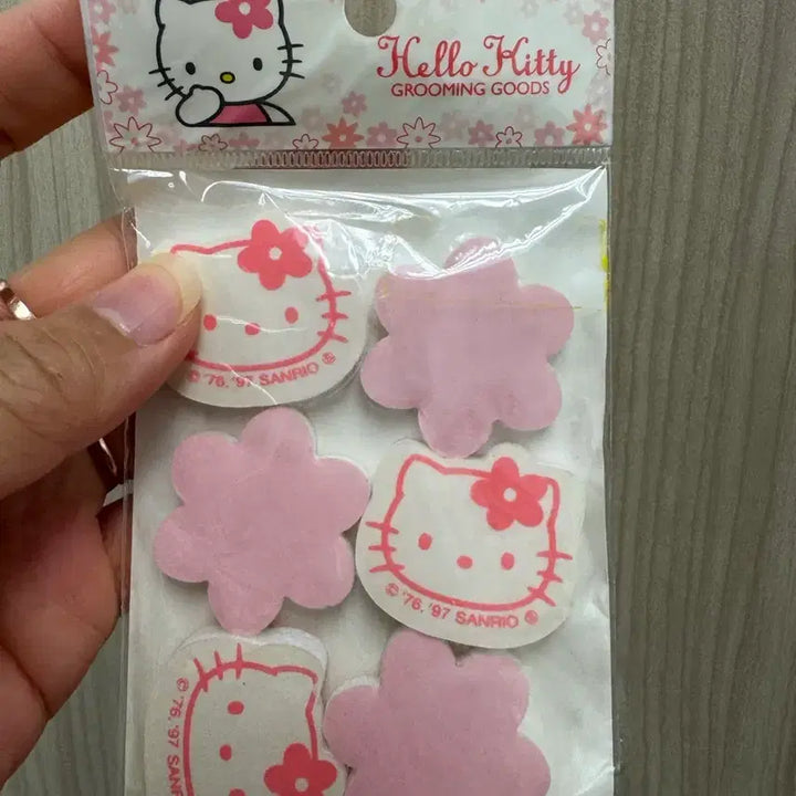 [BUNJANG] Sanrio Classic Hello Kitty Pink Petal Nail Files (Set of 6) / 헬로키티 고전 핑크 꽃잎 모양 네일페이퍼 6개입