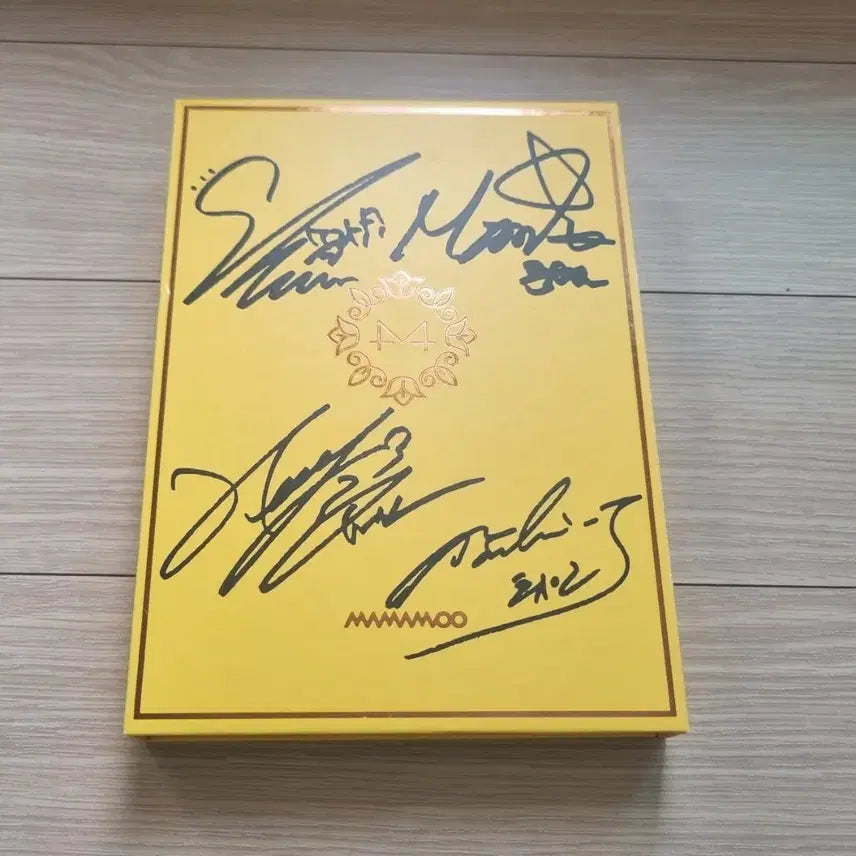 [BUNJANG] Mamamoo MOOMIN Starry Night Signed Album / 마마무 별이 빛나는 밤 싸인 앨범