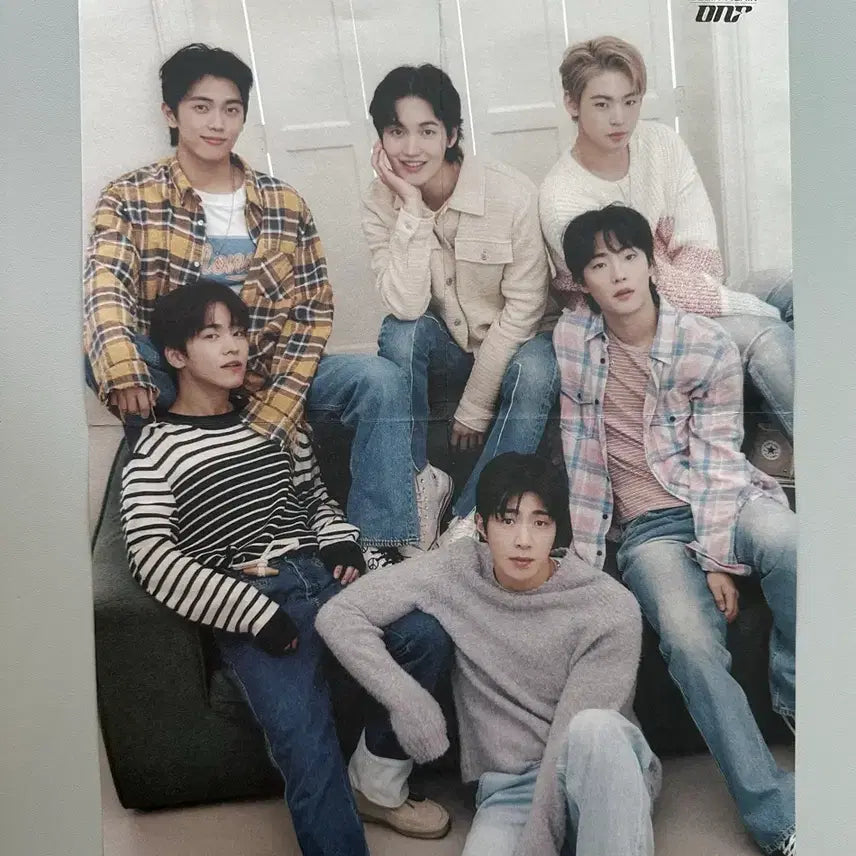 [BUNJANG] ONF Ceci Photobook (이션 Cover) / 온앤오프 ONF CECI 화보집 (이션표지)