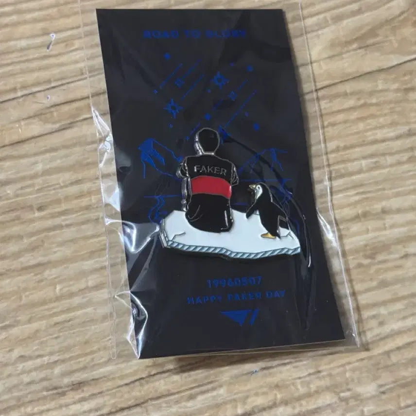 [BUNJANG] T1 Faker Penguin Badge / 티원 페이커 펭귄 뱃지 faker 생일