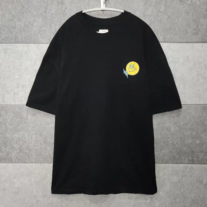 [BUNJANG] ATEEZ Smile Thunder Unisex Short Sleeve T-Shirt (Size F) / 에이티즈 스마일 썬더 남녀공용 반팔티 (사이즈 F)