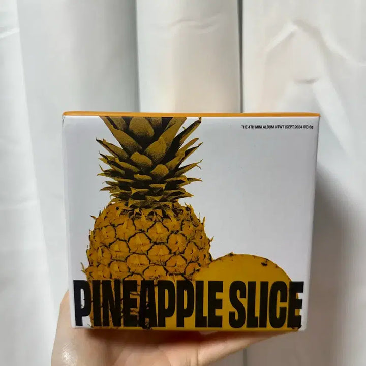 [BUNJANG] EXO Baekhyun Pineapple Tin Case Album Photocard Included / 백현 파인애플 틴케이스 앨범 팝니다