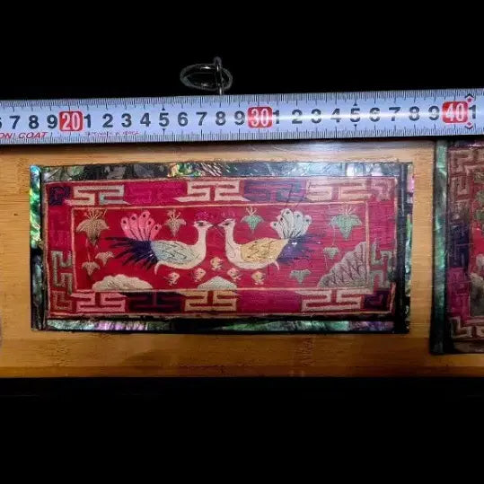 [BUNJANG] Joseon Dynasty Embroidered Frame with Mother-of-Pearl Inlay (55 x 16.5cm) / 조선~근대 자수액자 수집용 55~16.5cm