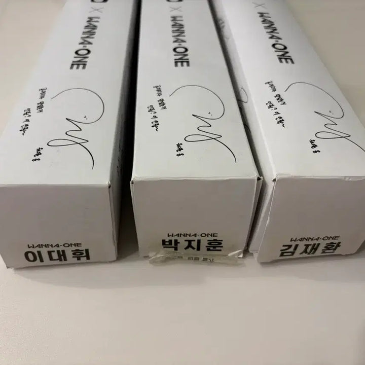 [BUNJANG] Wanna One Lotteria Park Jihoon Kim Jaehwan Lee Daehwi Poster Bundle Set / 워너원 롯데리아 박지훈 김재환 이대휘 포스터 일괄