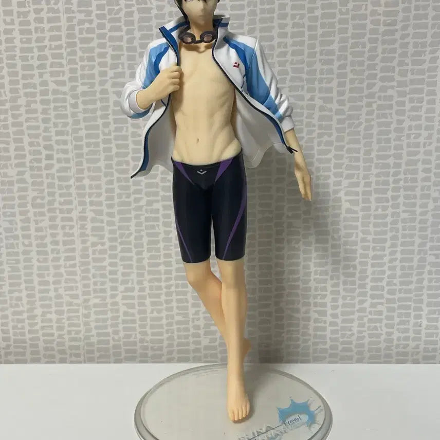 [BUNJANG] Free! Haruka Nanase 1/8 Scale Figure &amp; Mini Figures Bundle / Free! 하루카 나나세 피규어 1/8 스케일 및 미니 피규어 일괄 판매