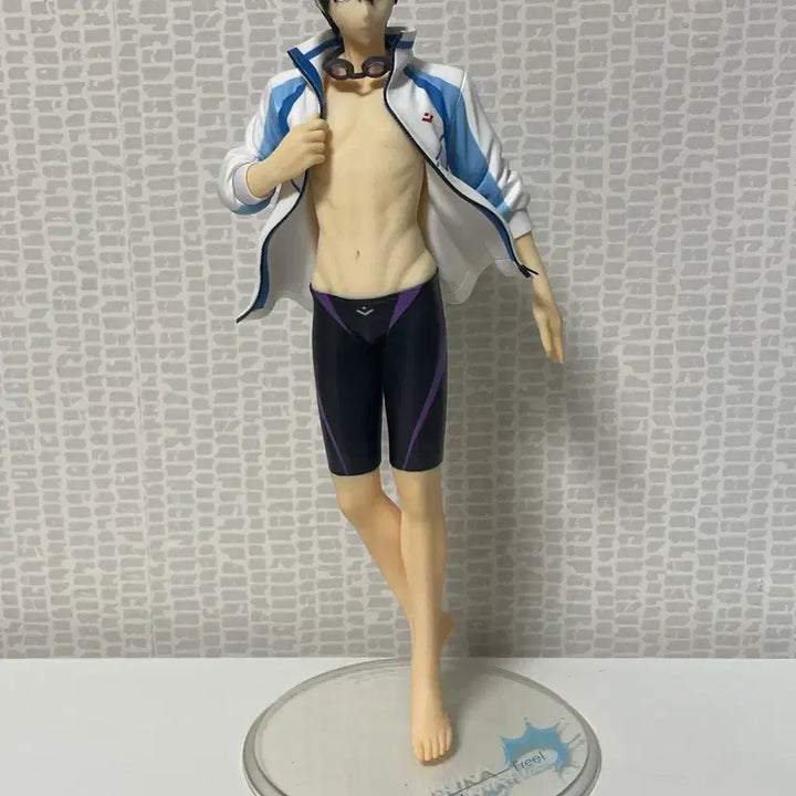 [BUNJANG] Free! Haruka Nanase 1/8 Scale Figure &amp; Mini Figures Bundle / Free! 하루카 나나세 피규어 1/8 스케일 및 미니 피규어 일괄 판매
