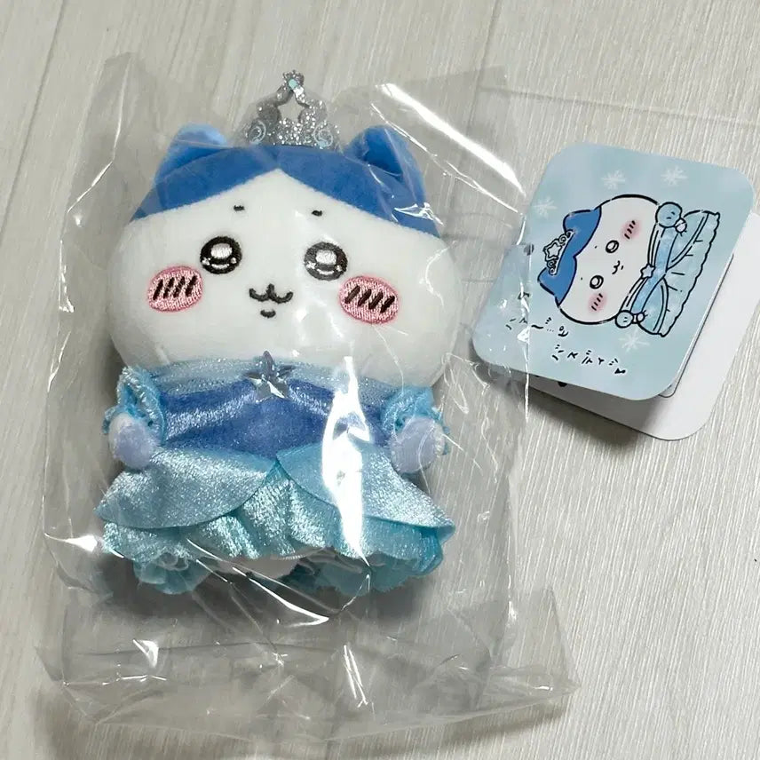 [BUNJANG] Chiikawa Princess Hachiware Mascot / 치이카와마켓 공주 하치와레 마스코트
