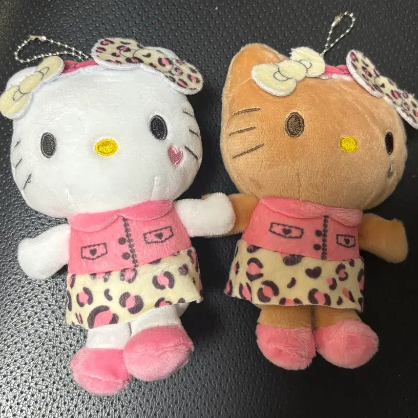 [BUNJANG] Hello Kitty Doll Set (2 Pieces) / 키티 인형 2개 세트