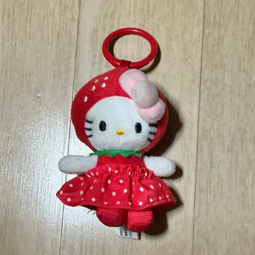 [BUNJANG] Sanrio Hello Kitty Strawberry Doll Keychain / 산리오 헬로키티 딸기 인형 키링