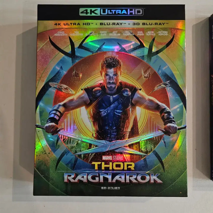 [BUNJANG] Thor: Ragnarok / Avengers: Infinity War 4K UHD Blu-ray Bundle / 마블 토르 라그나로크 + 어벤져스 인피니티 워 4K UHD 블루레이 일괄
