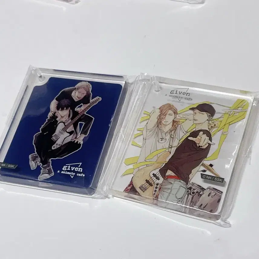 [BUNJANG] Given Animate Cafe Acrylic Collar Pins Bundle Set / 기븐 given 애니메이트카페 아크릴 코롯타 4개 일괄