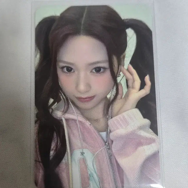 [BUNJANG] RESCENE Rena Plus Chat Earphone POB Photocard / 리센느 RESCENE 제나 플러스챗  줄이어폰 특전 양도