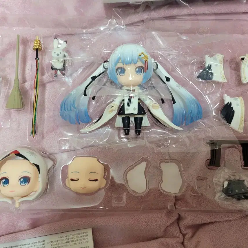 [BUNJANG] Good Smile Company Vocaloid Nendoroid Hatsune Miku Tsurumi Miko Version 2018 / 2018 유키미쿠 넨도로이드 보컬로이드 보카로 두루미 무녀 하츠네 미쿠