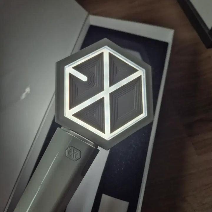 [BUNJANG] EXO Official Light Stick Ver.2 / 엑소 응원봉 에리디봉 Ver.2 (EXO)