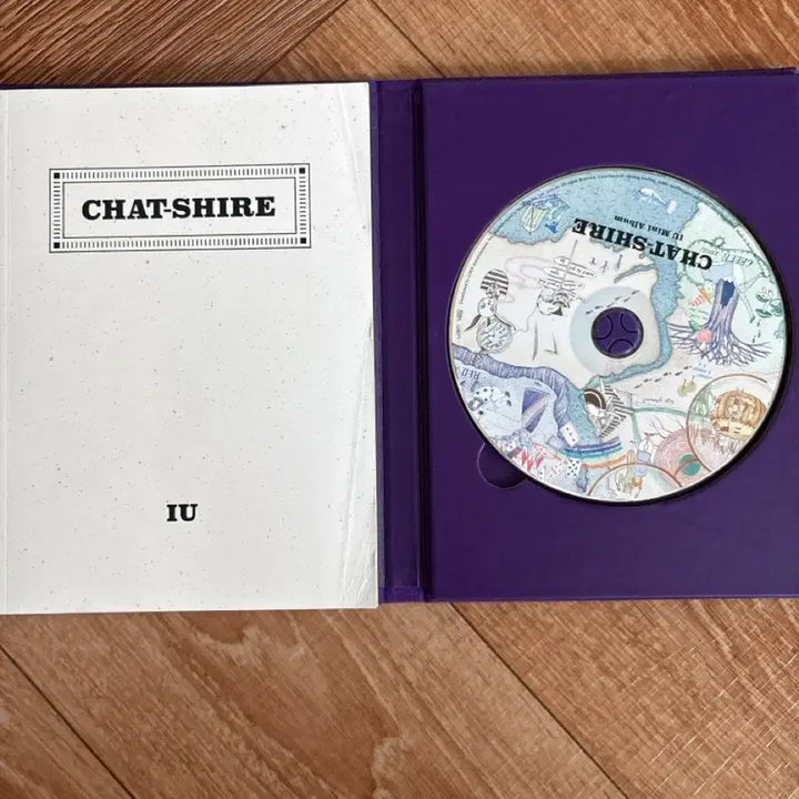 [BUNJANG] IU CHAT-SHIRE Mini 4th Album / 아이유 CHAT-SHIRE 미니 4집 앨범
